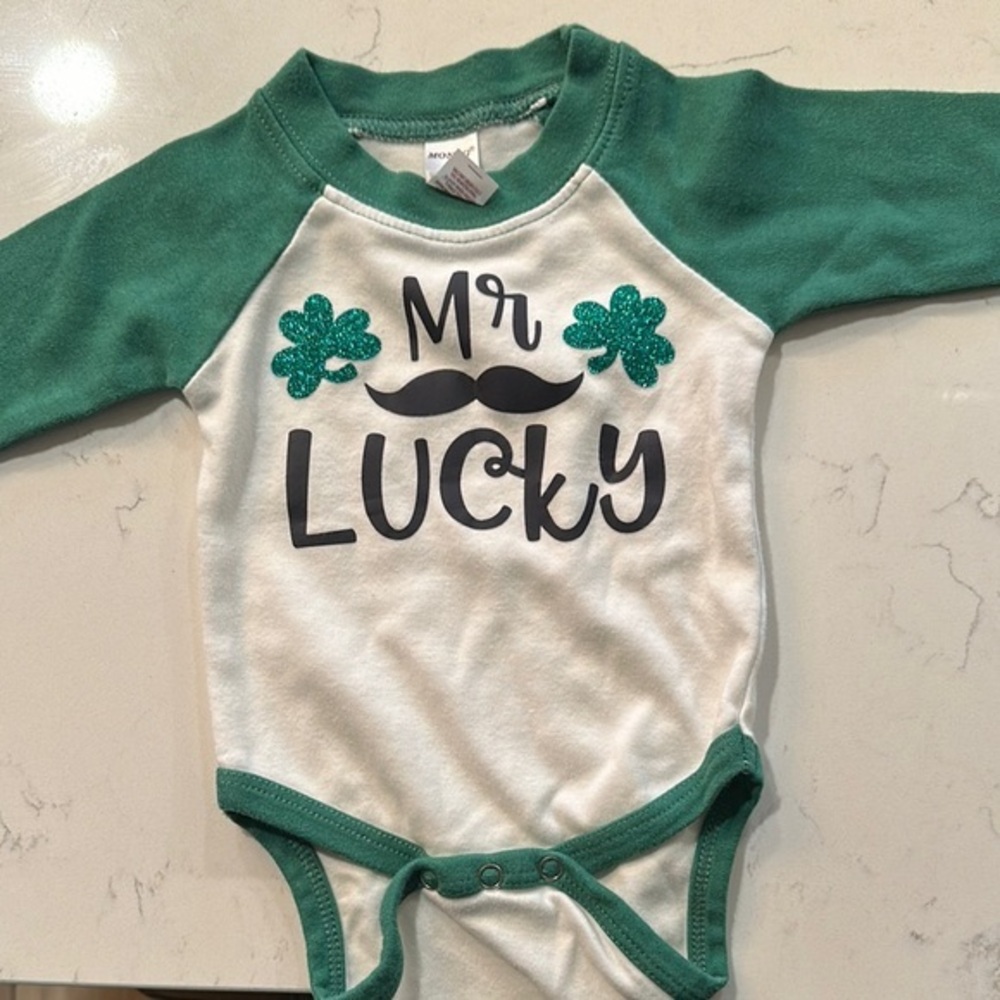 Monag Green and White Baby Onesie st paddy’s‎ day outfit lucky.. new w/o tag